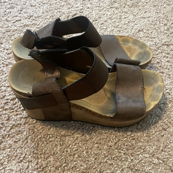 Pierre Dumas wedges | Size 7.5 | OTBT lookalikes - Picture 2 of 4